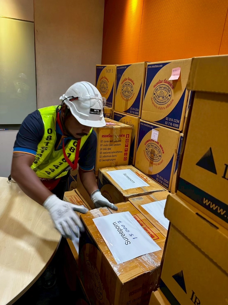 ผลงานการรื้อถอดขนย้ายประกอบติดตั้งเฟอร์นิเจอร์โต๊ะทำงาน